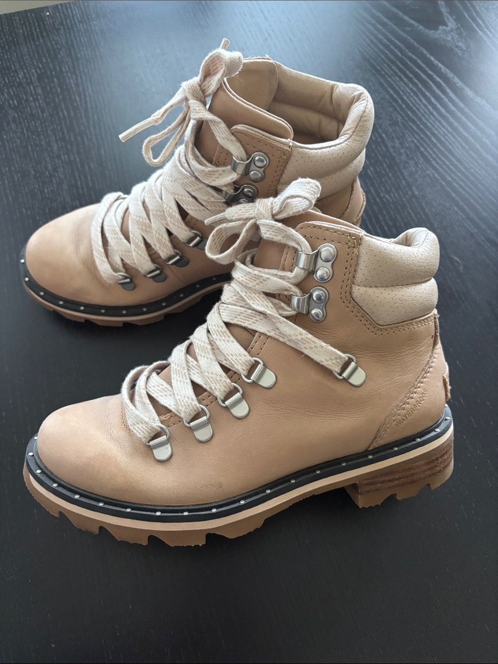 Sorel Lennox Beige/Tan Lace-Up Leather Hiking Boots